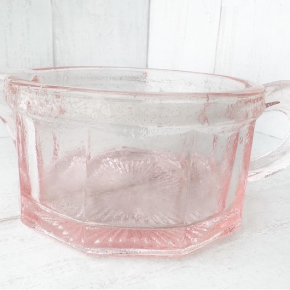 Vintage Pink Glass
Small Juicer with Pitcher - Picture 6 of 9